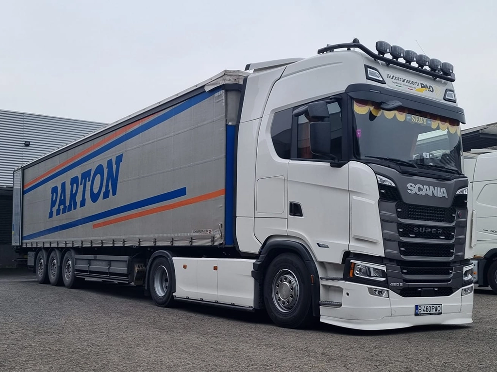unul dintre camioanele din flota Autotransporti PAO modificat recent