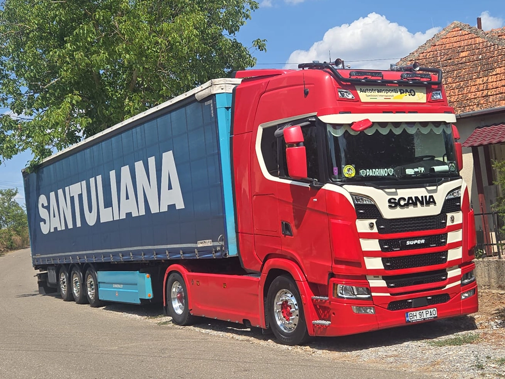 Un camion Scania din flota noastra pregatit pentru a pleca catre urmatorul transport